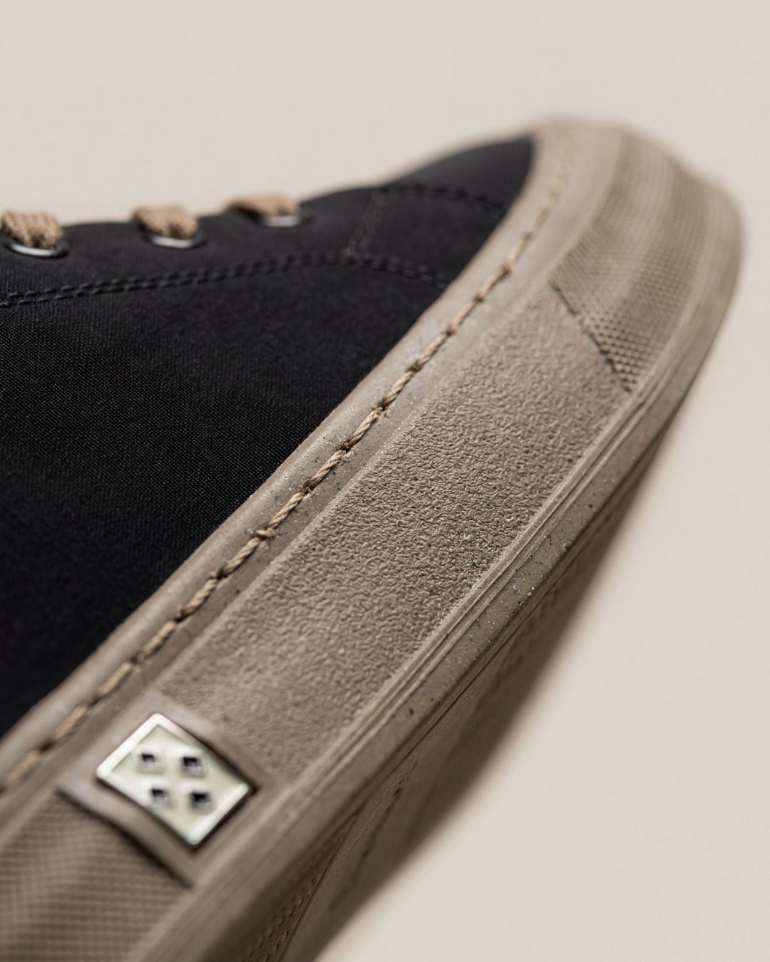 Avenoir Low | Minimalist Canvas Sneaker