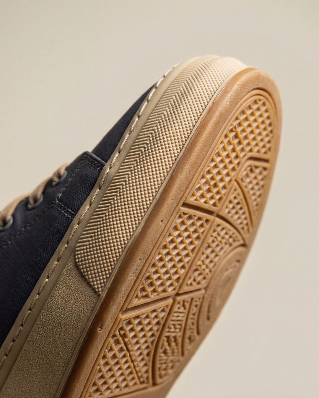 Avenoir Low | Minimalist Canvas Sneaker