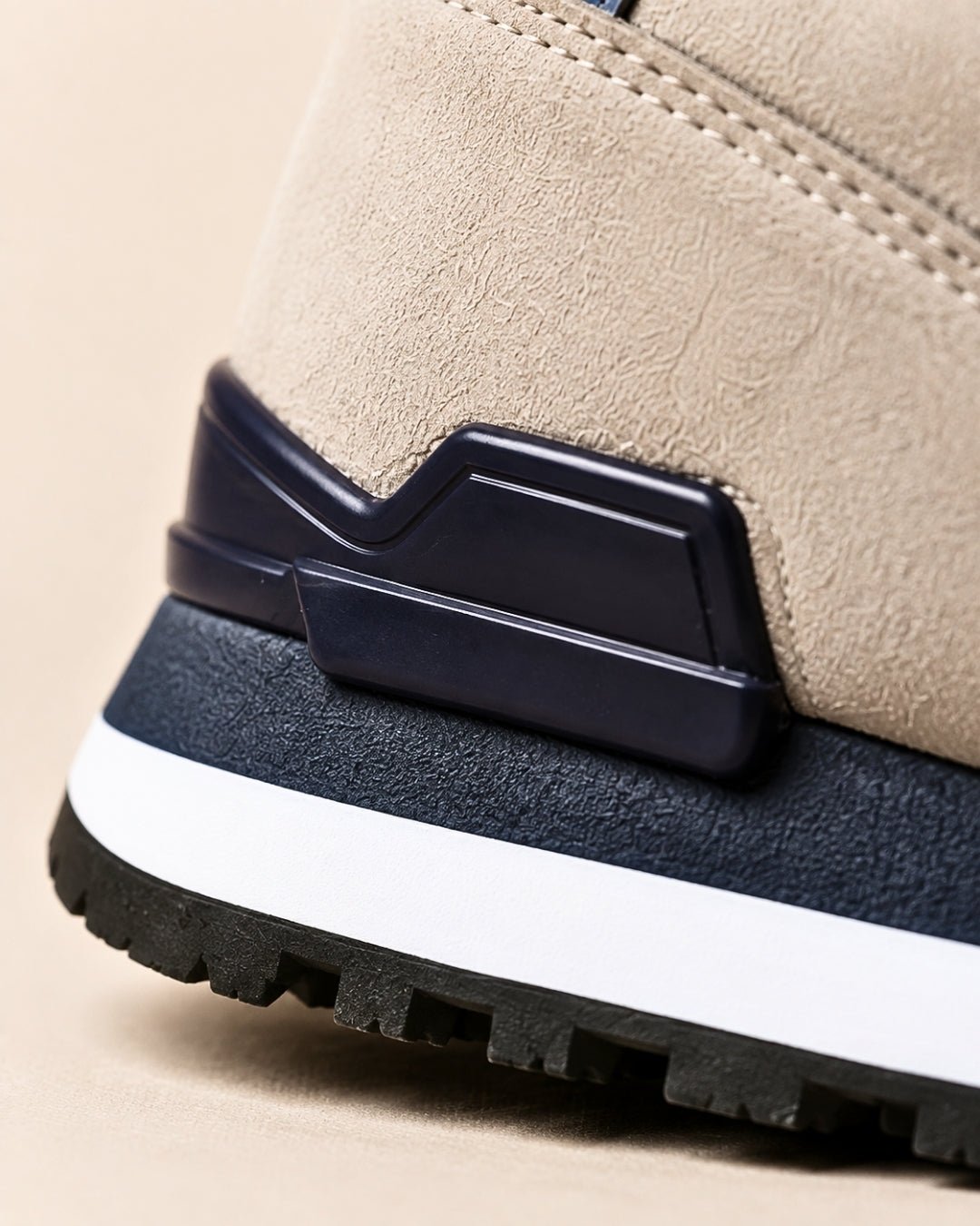 ARDELIO - Cavaro Runner | Retro Suede Sneaker - ARD-CAV-SIL-7